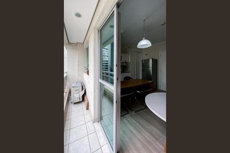 Apartamento à venda com 44m², 2 quartos e 1 vaga Apartamento à venda com 44m², 2 quartos e 1 vagaVaranda