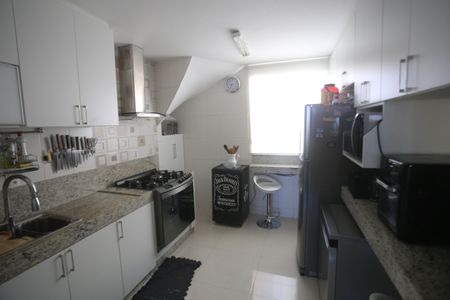 Apartamento à venda com 160m², 3 quartos e 2 vagasCozinha