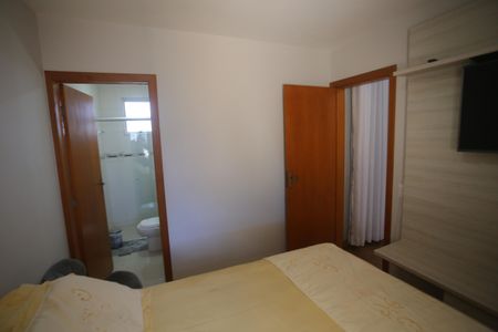 Apartamento à venda com 160m², 3 quartos e 2 vagasSuite 2