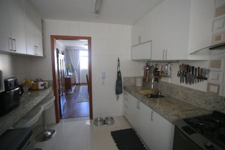 Apartamento à venda com 160m², 3 quartos e 2 vagasCozinha