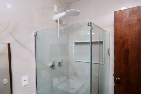 Apartamento à venda com 376m², 4 quartos e 4 vagasBanheiro da Suíte 3