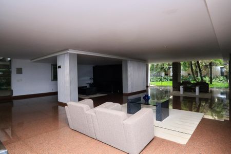 Apartamento à venda com 376m², 4 quartos e 4 vagasHall