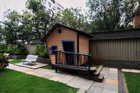 Apartamento à venda com 376m², 4 quartos e 4 vagasÁrea comum - Playground