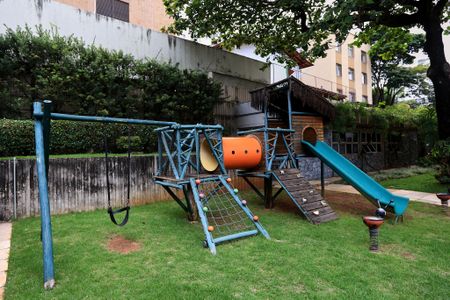Apartamento à venda com 376m², 4 quartos e 4 vagasÁrea comum - Playground