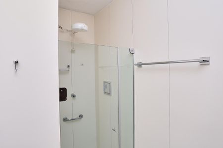 Apartamento à venda com 376m², 4 quartos e 4 vagasBanheiro da Suíte 1