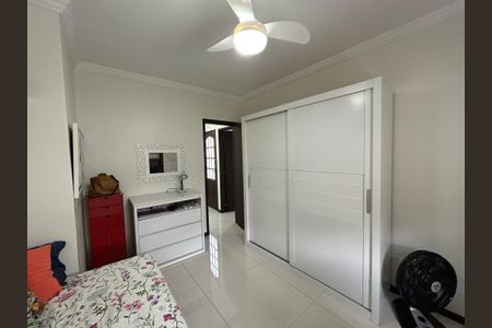 Casa de condomínio à venda com 196m², 4 quartos e 2 vagasQuarto 3