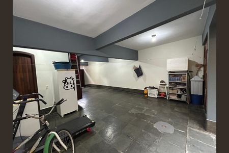 Casa de condomínio à venda com 196m², 4 quartos e 2 vagasGaragem