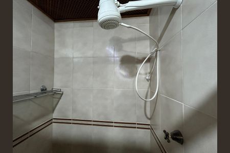 Casa de condomínio à venda com 196m², 4 quartos e 2 vagasBanheiro 3