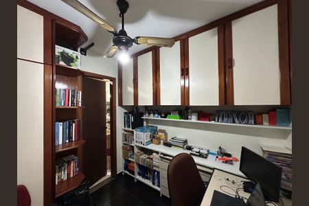 Casa de condomínio à venda com 196m², 4 quartos e 2 vagasQuarto 4