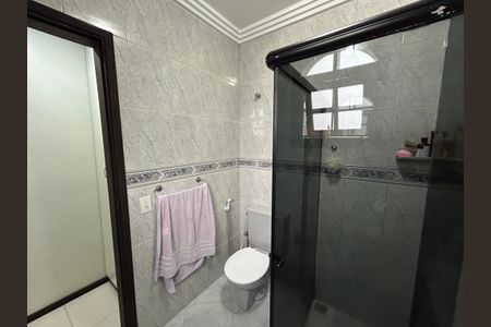 Casa de condomínio à venda com 196m², 4 quartos e 2 vagasBanheiro 2