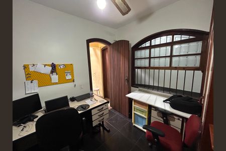 Casa de condomínio à venda com 196m², 4 quartos e 2 vagasQuarto 4