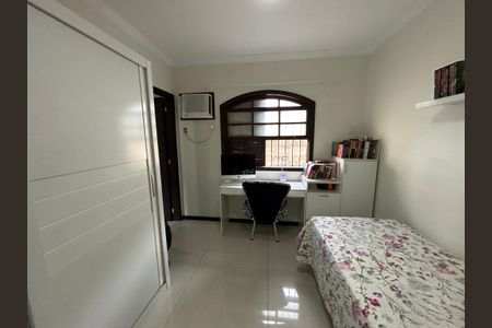 Casa de condomínio à venda com 196m², 4 quartos e 2 vagasQuarto 3