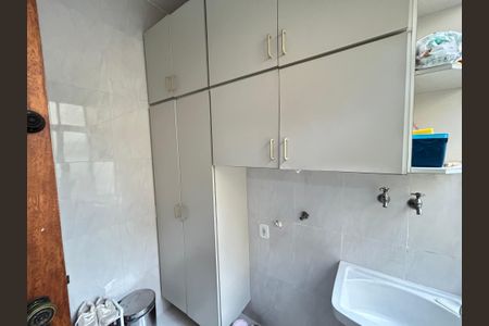 Casa de condomínio à venda com 196m², 4 quartos e 2 vagasÁrea de Serviço 1