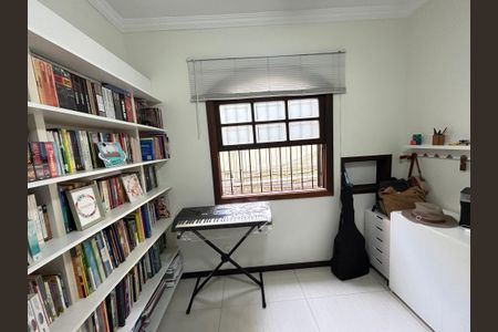 Casa de condomínio à venda com 196m², 4 quartos e 2 vagasQuarto 1