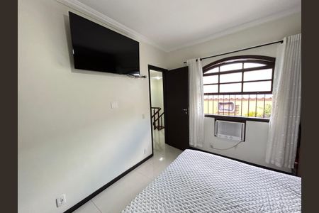 Casa de condomínio à venda com 196m², 4 quartos e 2 vagasQuarto 2