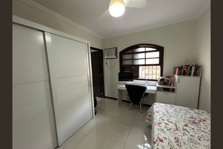 Casa de condomínio à venda com 196m², 4 quartos e 2 vagasQuarto 3