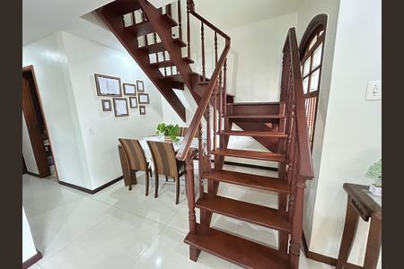 Casa de condomínio à venda com 196m², 4 quartos e 2 vagasSala de Jantar