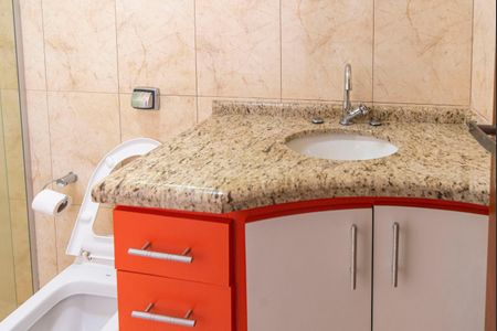 Casa para alugar com 220m², 3 quartos e 3 vagasBanheiro 2