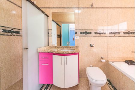 Casa para alugar com 220m², 3 quartos e 3 vagasBanheiro do Quarto 3