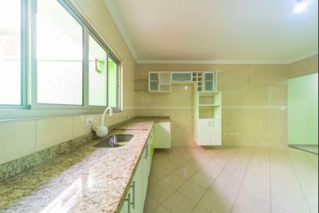 Casa para alugar com 220m², 3 quartos e 3 vagasCozinha 