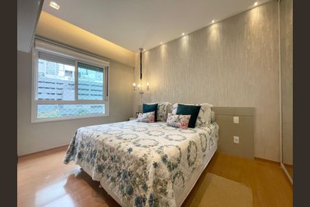 Apartamento à venda com 77m², 2 quartos e 2 vagasQuarto
