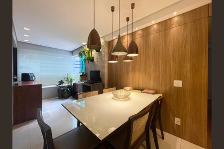 Apartamento à venda com 77m², 2 quartos e 2 vagasSala