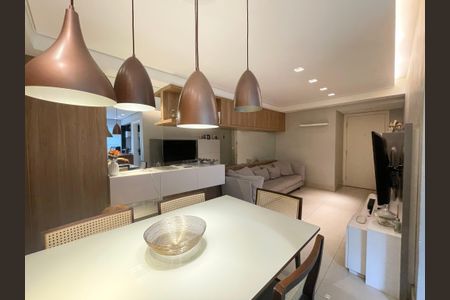 Apartamento à venda com 77m², 2 quartos e 2 vagasSala