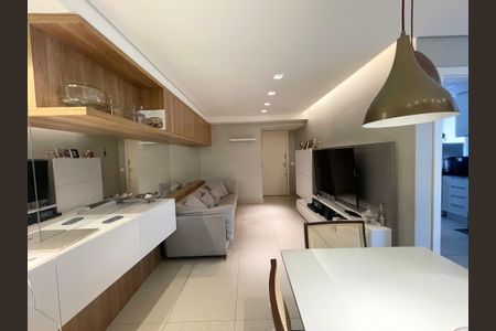 Apartamento à venda com 77m², 2 quartos e 2 vagasSala