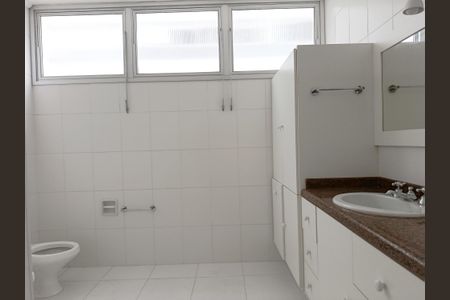 Apartamento à venda com 313m², 3 quartos e 2 vagasBanheiro da Suíte