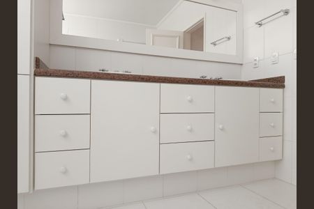Apartamento à venda com 313m², 3 quartos e 2 vagasBanheiro da Suíte