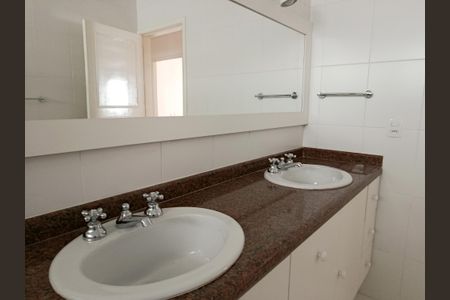 Apartamento à venda com 313m², 3 quartos e 2 vagasBanheiro