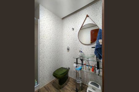 Apartamento à venda com 220m², 3 quartos e 1 vaga Apartamento à venda com 220m², 3 quartos e 1 vagaBanheiro Corredor