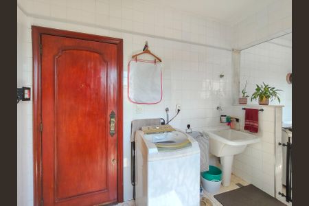 Apartamento à venda com 220m², 3 quartos e 1 vaga Apartamento à venda com 220m², 3 quartos e 1 vagaÁrea de Serviço