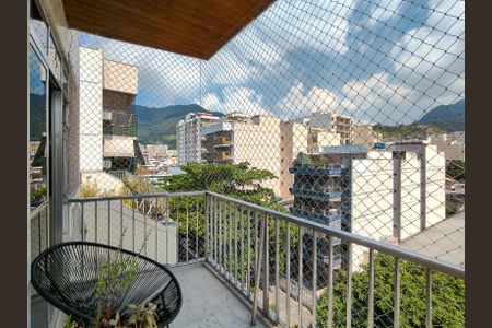 Apartamento à venda com 220m², 3 quartos e 1 vaga Apartamento à venda com 220m², 3 quartos e 1 vagaVaranda da Sala