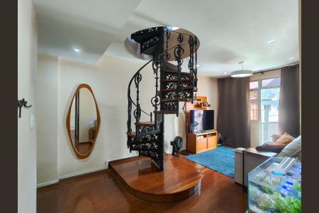 Apartamento à venda com 220m², 3 quartos e 1 vaga Apartamento à venda com 220m², 3 quartos e 1 vagaSala