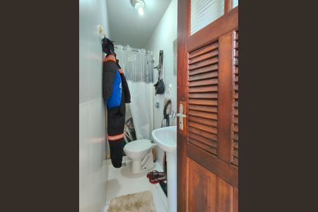 Apartamento à venda com 220m², 3 quartos e 1 vaga Apartamento à venda com 220m², 3 quartos e 1 vagaBanheiro de serviço