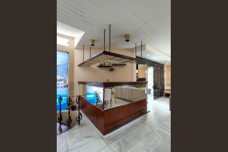 Apartamento à venda com 220m², 3 quartos e 1 vaga Apartamento à venda com 220m², 3 quartos e 1 vagaSala de estar