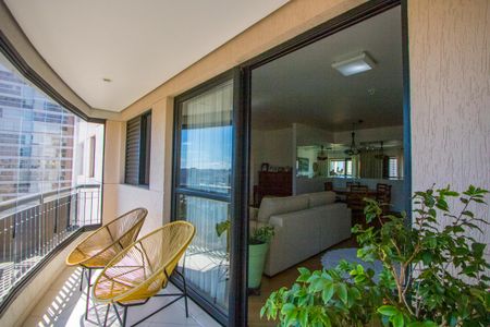 Apartamento para alugar com 115m², 3 quartos e 2 vagas Apartamento para alugar com 115m², 3 quartos e 2 vagasVaranda da sala