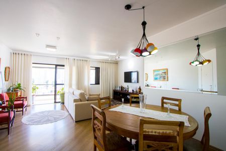 Apartamento para alugar com 115m², 3 quartos e 2 vagas Apartamento para alugar com 115m², 3 quartos e 2 vagasSala