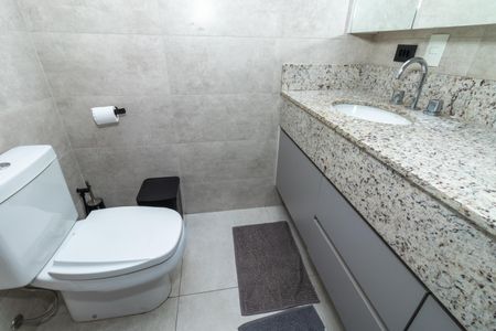 Casa à venda com 150m², 3 quartos e 3 vagasBanheiro da Suíte 2