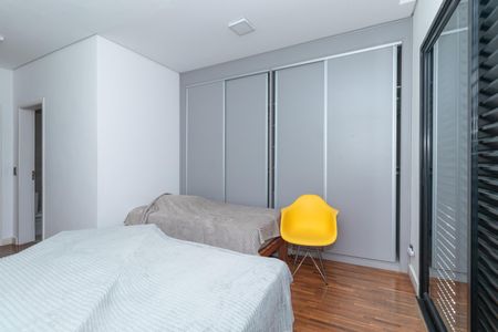 Casa à venda com 150m², 3 quartos e 3 vagasSuíte 2