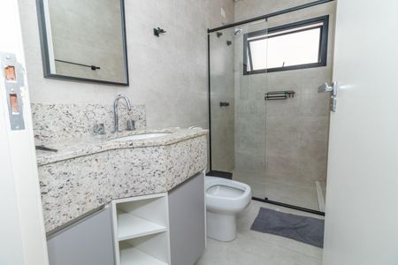 Casa à venda com 150m², 3 quartos e 3 vagasBanheiro da Suíte 1