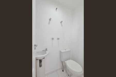 Apartamento para alugar com 107m², 3 quartos e 2 vagas Apartamento para alugar com 107m², 3 quartos e 2 vagasBanheiro de serviço