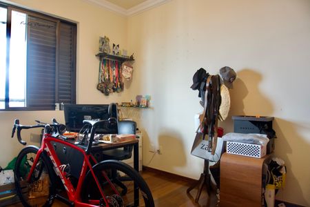 Apartamento à venda com 164m², 4 quartos e 2 vagasQuarto 2