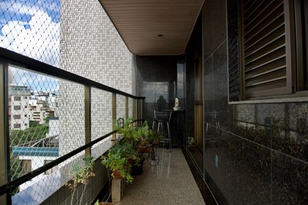 Apartamento à venda com 164m², 4 quartos e 2 vagasVaranda da Sala