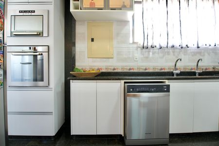 Apartamento à venda com 164m², 4 quartos e 2 vagasCozinha