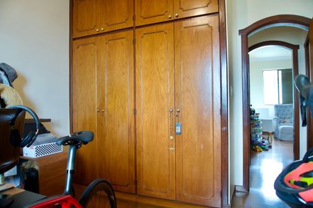 Apartamento à venda com 164m², 4 quartos e 2 vagasQuarto 2