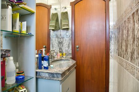 Apartamento à venda com 164m², 4 quartos e 2 vagasBanheiro Social
