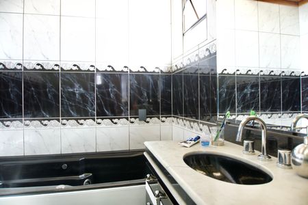 Apartamento à venda com 164m², 4 quartos e 2 vagasBanheiro da Suíte 2