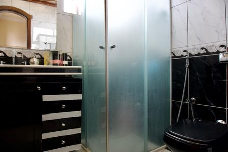 Apartamento à venda com 164m², 4 quartos e 2 vagasBanheiro da Suíte 1 